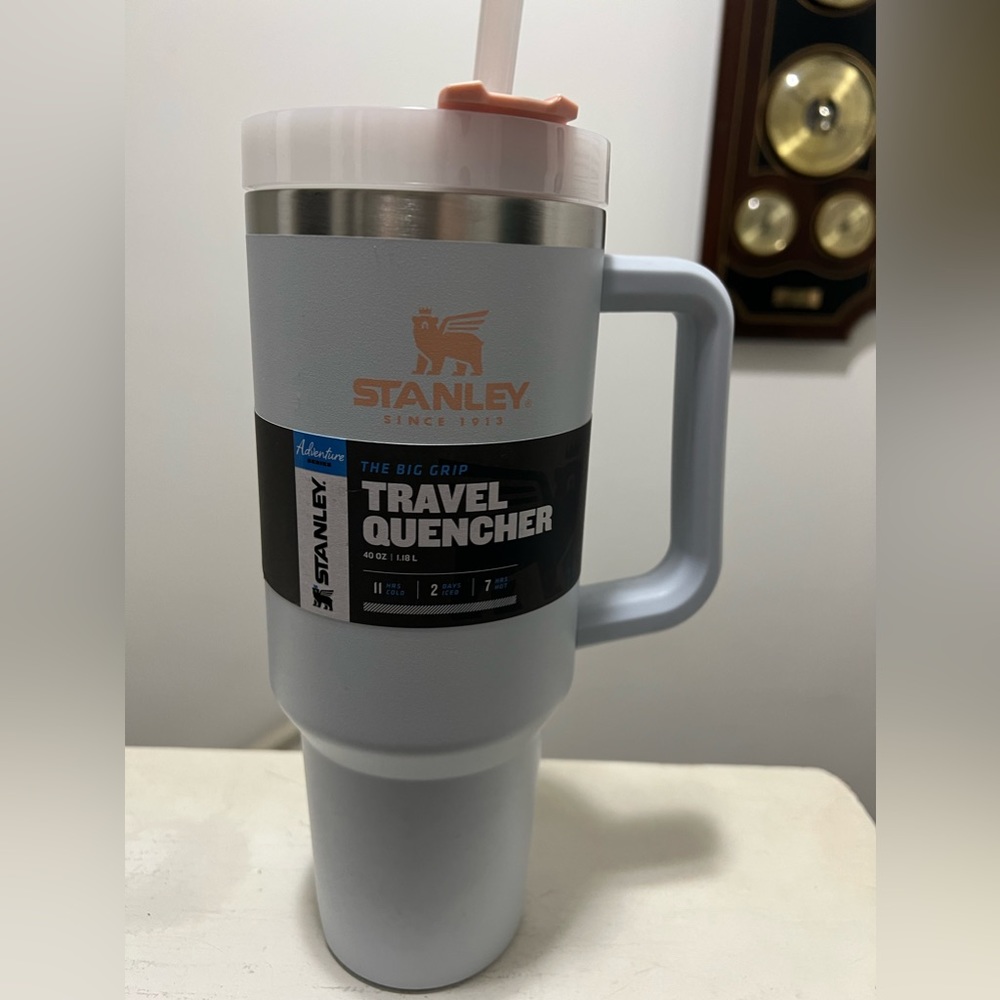 *Rare* BNWT Stanley 40oz. Adventure Quencher Tumbler- Cloud
